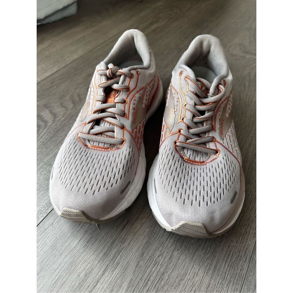Brooks adrenaline GTS womens shoes gray and orange size 7